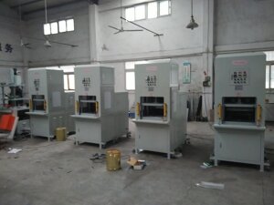 10吨IMD热压成型机